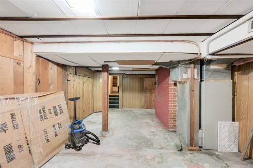 2587 Macdonald Dr West, Saanich, BC 