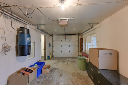 2587 Macdonald Dr West, Saanich, BC 