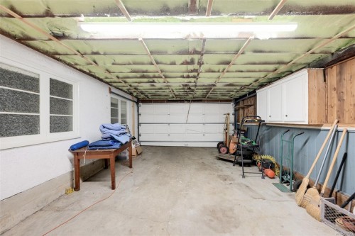 2587 Macdonald Dr West, Saanich, BC 