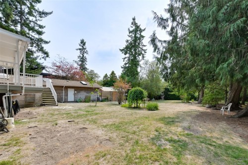 2587 Macdonald Dr West, Saanich, BC 