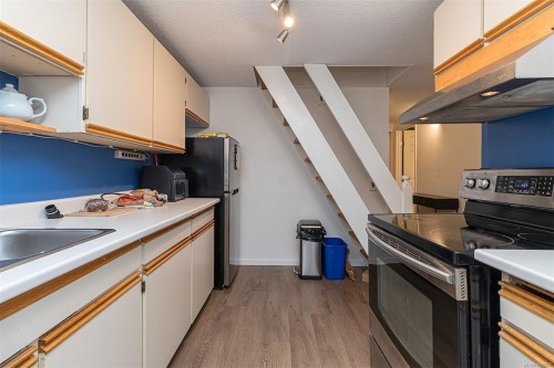 419-1005 Mckenzie Ave, Saanich, BC - Indoor Photo Showing Kitchen