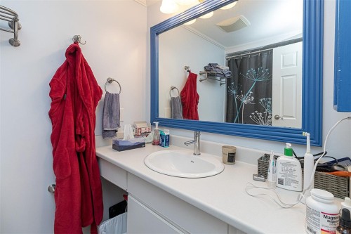 419-1005 Mckenzie Ave, Saanich, BC - Indoor Photo Showing Bathroom