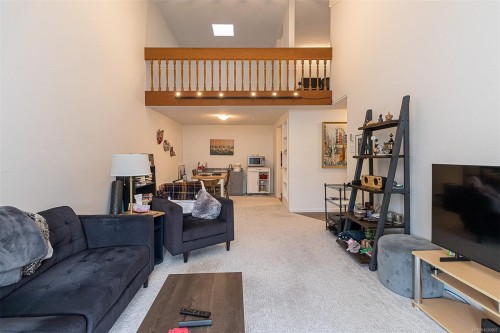 419-1005 Mckenzie Ave, Saanich, BC - Indoor Photo Showing Living Room
