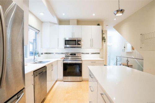 117-300 Phelps Ave, Langford, BC 