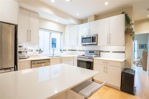 117-300 Phelps Ave, Langford, BC 