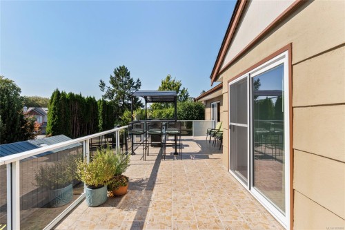 3944 Cedar Hill Cross Rd, Saanich, BC 