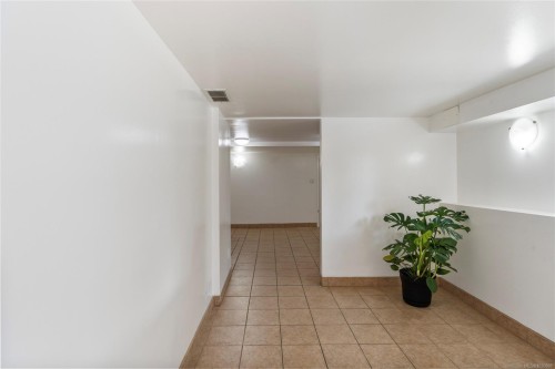 3944 Cedar Hill Cross Rd, Saanich, BC 