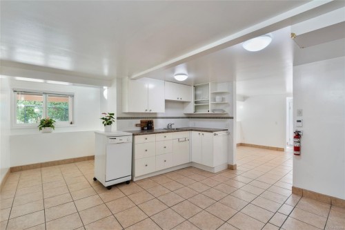 3944 Cedar Hill Cross Rd, Saanich, BC 