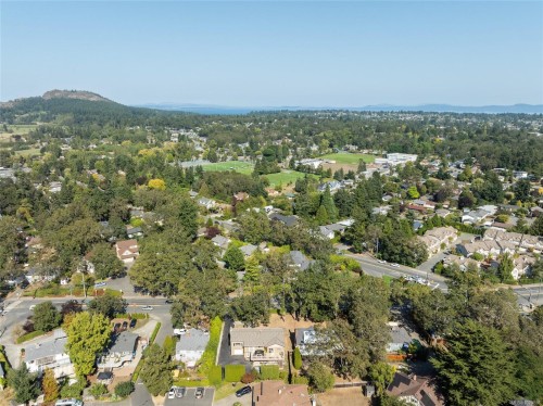 3944 Cedar Hill Cross Rd, Saanich, BC 