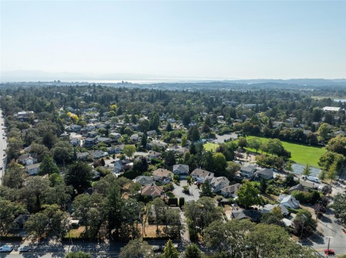 3944 Cedar Hill Cross Rd, Saanich, BC 