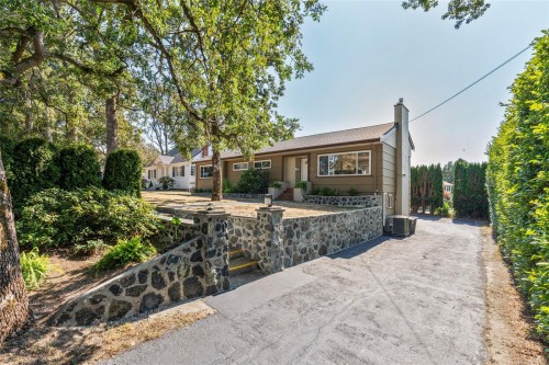 3944 Cedar Hill Cross Rd, Saanich, BC 