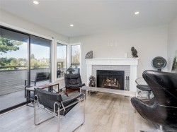 401-3274 Glasgow Ave  Saanich, BC V8X 1M2