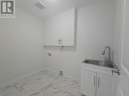 Upstairs Laundry - 4297 Calhoun Way, London South (South V), ON - Indoor