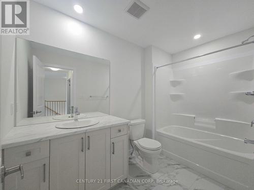 Upstairs Main Bath - 4297 Calhoun Way, London South (South V), ON - Indoor Photo Showing Bathroom