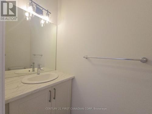 4297 Calhoun Way, London South (South V), ON - Indoor Photo Showing Bathroom