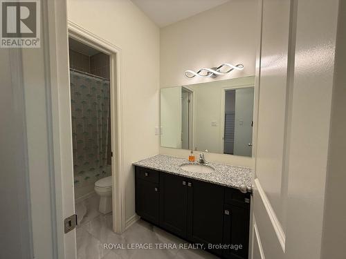 70 Fruitful Crescent, Whitby, ON - Indoor Photo Showing Bathroom