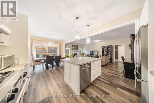 1767 Emberton Way, Innisfil, ON - Indoor Photo Showing Kitchen With Upgraded Kitchen