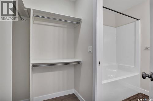 363 Mcarthur Crescent, Saskatoon, SK - Indoor