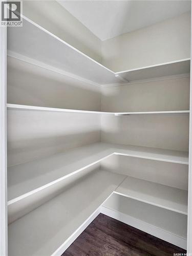 363 Mcarthur Crescent, Saskatoon, SK - Indoor With Storage