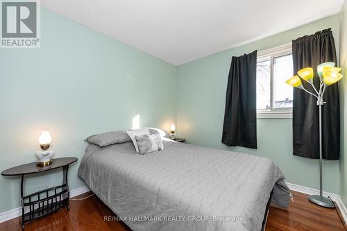 1803 Lamoureux Drive, Ottawa, ON - Indoor Photo Showing Bedroom