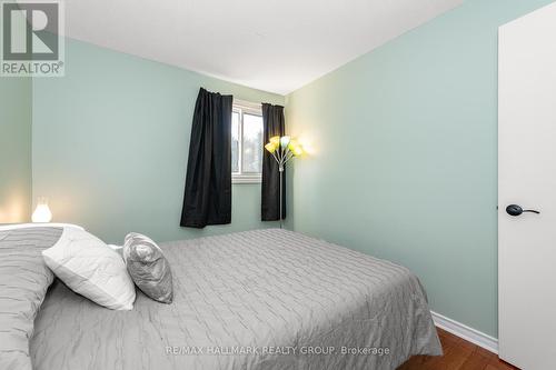 1803 Lamoureux Drive, Ottawa, ON - Indoor Photo Showing Bedroom