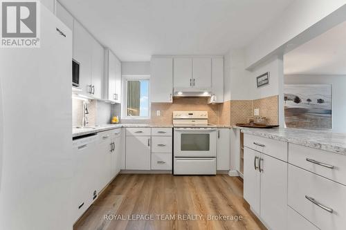 2106 - 1081 Ambleside Drive, Ottawa, ON - Indoor Photo Showing Kitchen