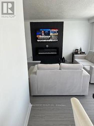 52 Watercliffe Road, Toronto, ON - Indoor