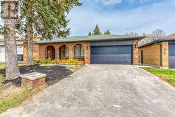 7 IVYBRIDGE DRIVE  Toronto, ON M9C 3R2