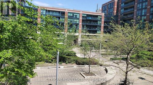 423 - 525 Wilson Avenue, Toronto, ON - Outdoor