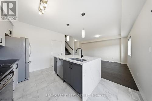 44 Lahey Crescent, Penetanguishene, ON - Indoor Photo Showing Kitchen With Double Sink With Upgraded Kitchen