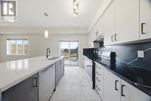 44 Lahey Crescent, Penetanguishene, ON - Indoor Photo Showing Kitchen