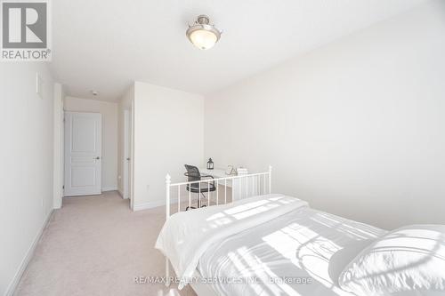 15 Vinewood Road, Caledon, ON - Indoor Photo Showing Bedroom