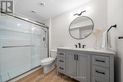 63 Athabaska Drive, Belleville (Belleville Ward), ON - Indoor Photo Showing Bathroom
