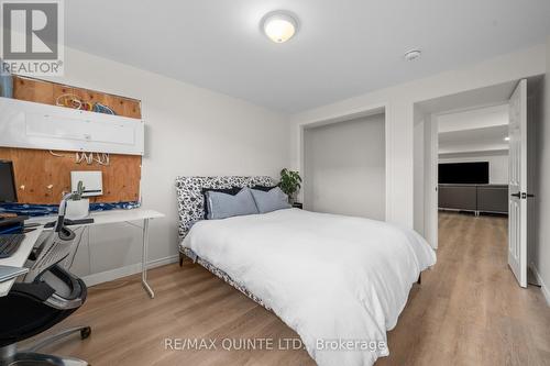 63 Athabaska Drive, Belleville (Belleville Ward), ON - Indoor Photo Showing Bedroom