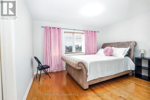 58 Trail Boulevard, Springwater, ON - Indoor Photo Showing Bedroom