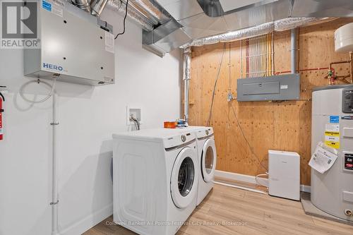 451 Woodridge Drive, Goderich (Goderich (Town)), ON - Indoor Photo Showing Laundry Room