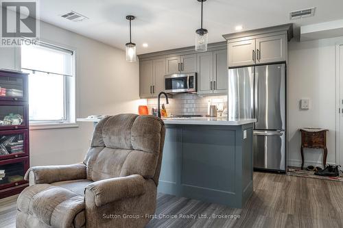 201 - 100 Gordon Street, Stratford, ON - Indoor Photo Showing Kitchen With Upgraded Kitchen