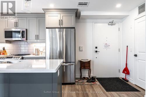 201 - 100 Gordon Street, Stratford, ON - Indoor Photo Showing Kitchen With Upgraded Kitchen