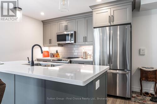 201 - 100 Gordon Street, Stratford, ON - Indoor Photo Showing Kitchen With Double Sink With Upgraded Kitchen
