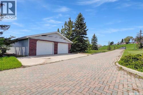 1055 7Th Avenue Sw, Moose Jaw, SK - Outdoor