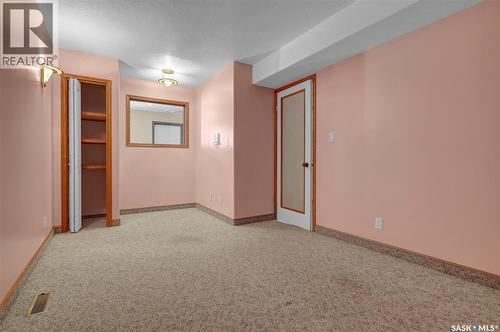 1055 7Th Avenue Sw, Moose Jaw, SK - Indoor Photo Showing Other Room