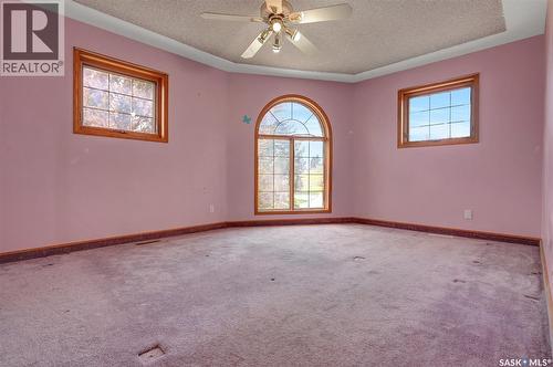 1055 7Th Avenue Sw, Moose Jaw, SK - Indoor Photo Showing Other Room