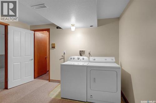 1055 7Th Avenue Sw, Moose Jaw, SK - Indoor Photo Showing Laundry Room