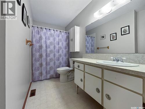 3213 33Rd Street W, Saskatoon, SK - Indoor Photo Showing Bathroom