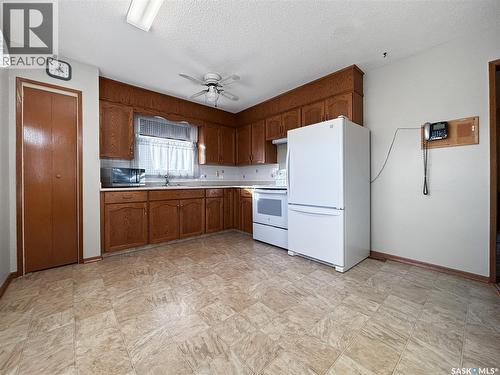 3213 33Rd Street W, Saskatoon, SK - Indoor Photo Showing Kitchen