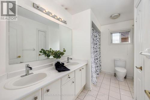 10 Tillingham Keep, Toronto, ON - Indoor Photo Showing Bathroom