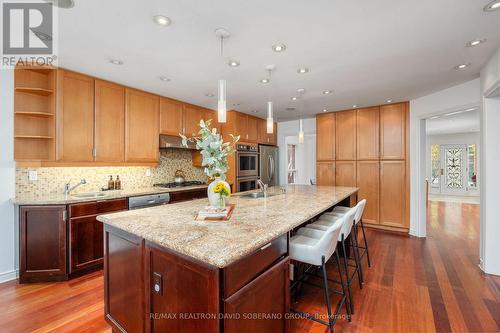 10 Tillingham Keep, Toronto, ON - Indoor Photo Showing Kitchen With Upgraded Kitchen