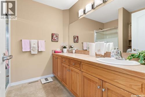 211 2885 Arens Road E, Regina, SK - Indoor Photo Showing Bathroom