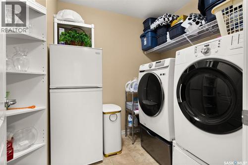 211 2885 Arens Road E, Regina, SK - Indoor Photo Showing Laundry Room