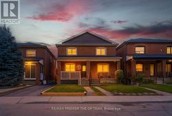 18 GREYTON CRESCENT  Toronto, ON M6E 2G2